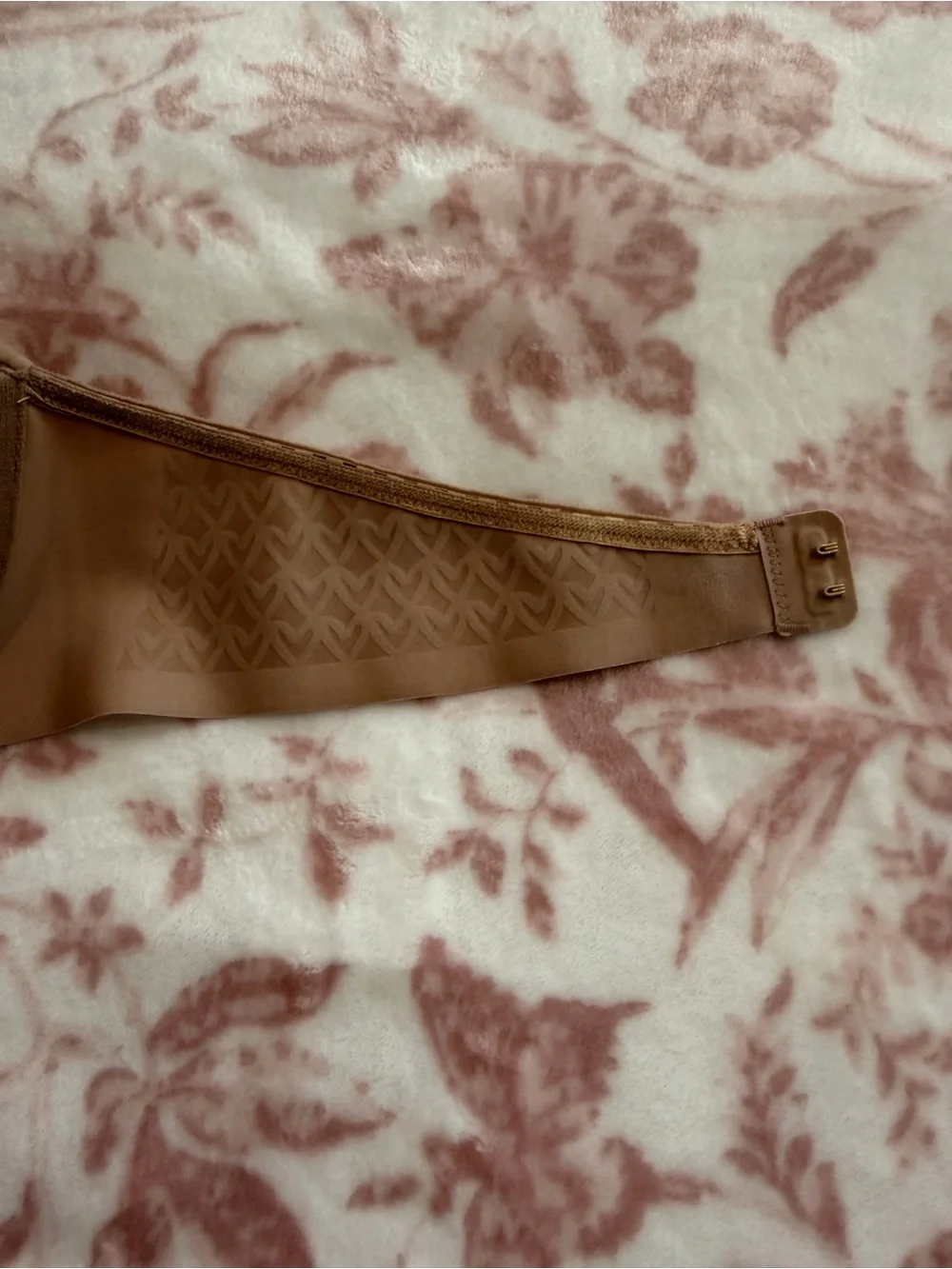 Victoria's Secret Strapless Molded Bra in Nude